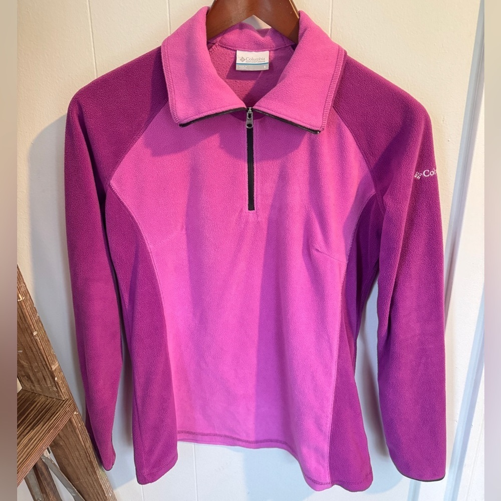 ✨ Columbia Pink Fleece Pullover ✨
Size S 🤍